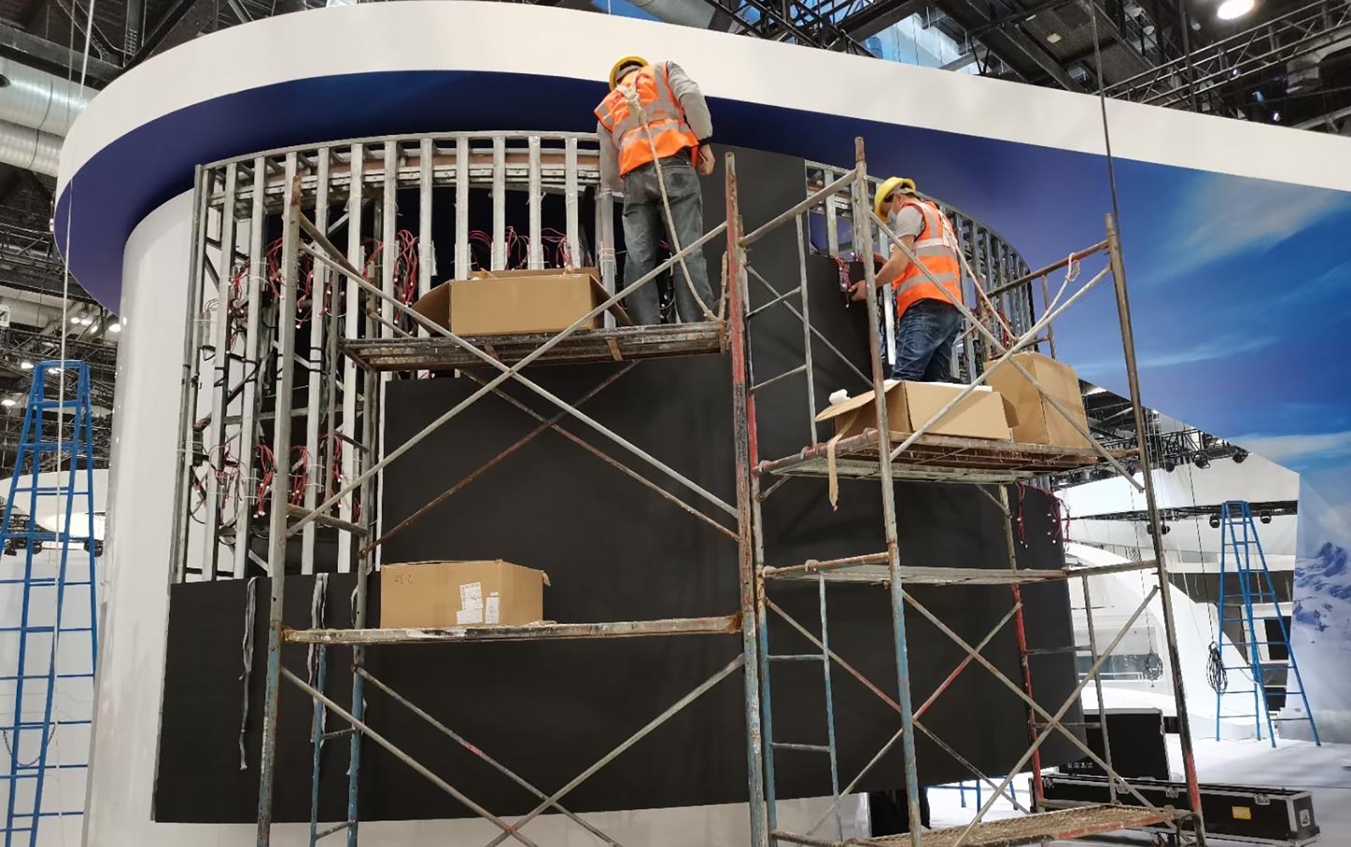 Indoor fixed LED screen P1.5 exhibition hall on-site construction