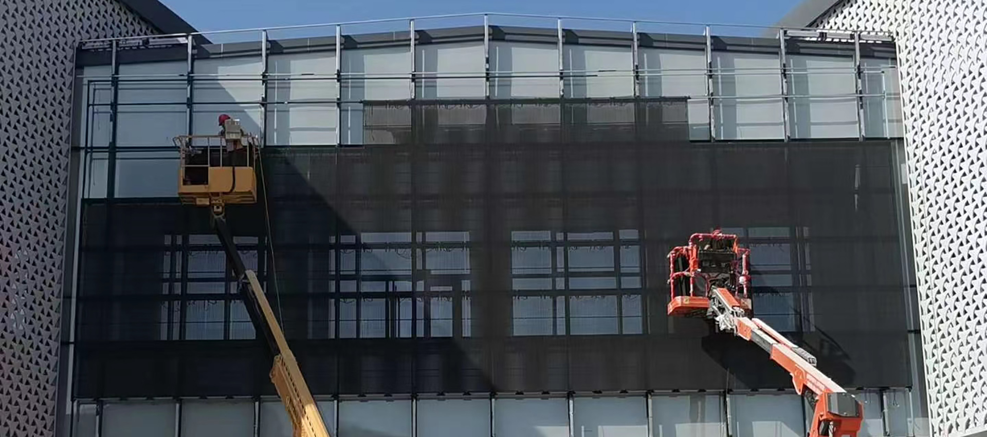 Outdoor LED screen OC Series P15.6-31.2